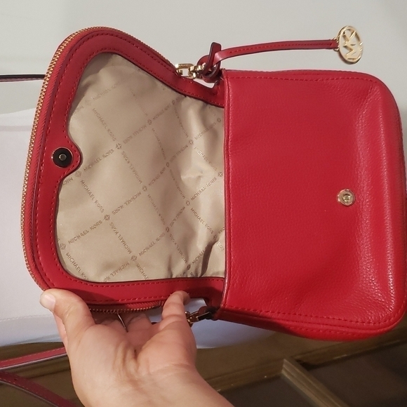 MICHAEL Kors Bedford Small Crossbody NWOT - Picture 4 of 9